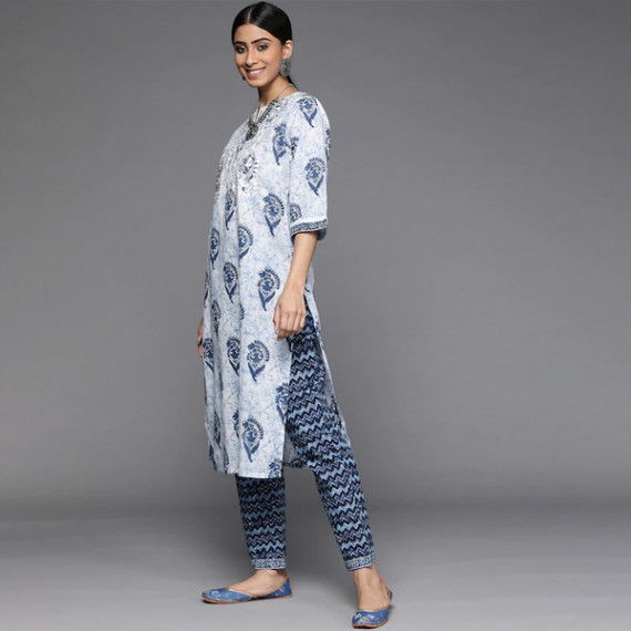 https://fabrora.in/products/women-white-paisley-motifs-printed-pure-cotton-kurta-with-trousers-with-dupatta