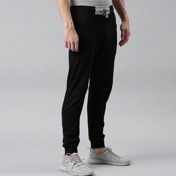 https://fabrora.in/products/men-black-solid-organic-cotton-track-pants