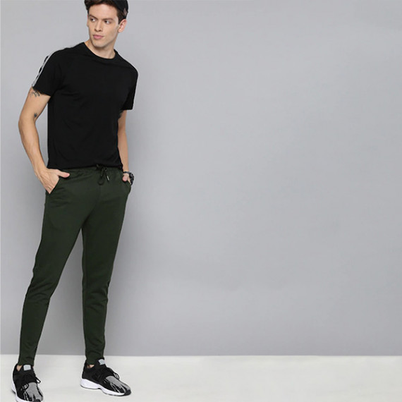 https://fabrora.in/products/men-olive-green-straight-fit-solid-track-pants