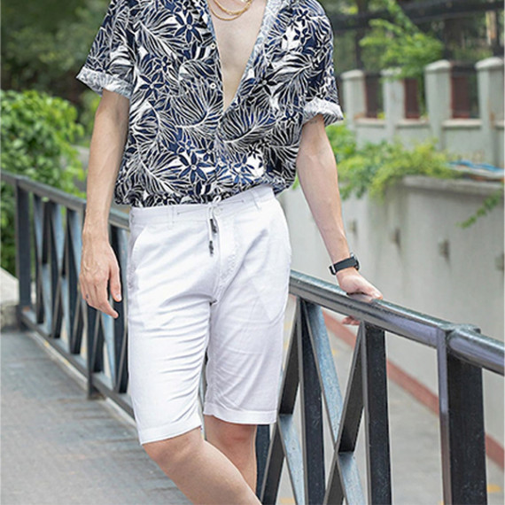 https://fabrora.in/products/men-white-solid-slim-fit-regular-shorts