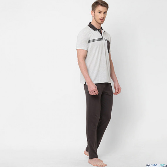 https://fabrora.in/products/men-white-grey-striped-pure-cotton-night-suit