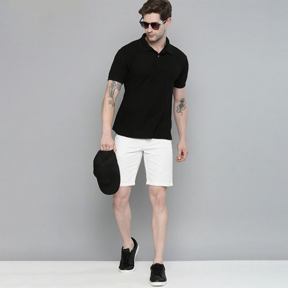 https://fabrora.in/products/men-white-slim-fit-chino-shorts