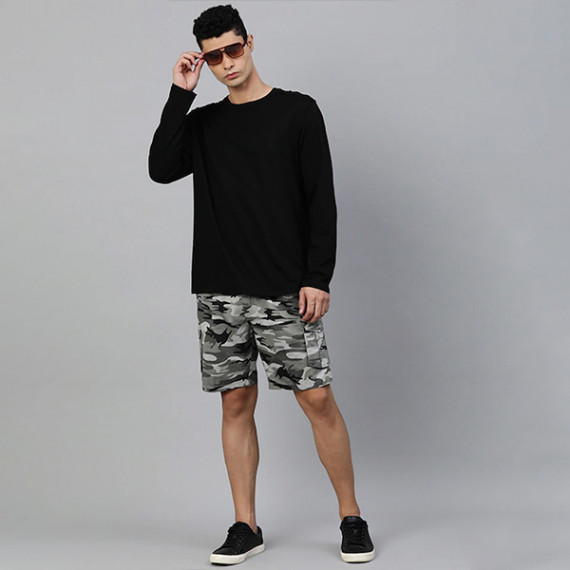 https://fabrora.in/products/men-charcoal-grey-camouflage-printed-pure-cotton-cargo-shorts