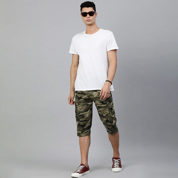 https://fabrora.in/products/men-olive-green-beige-camouflage-printed-pure-cotton-34th-cargo-shorts