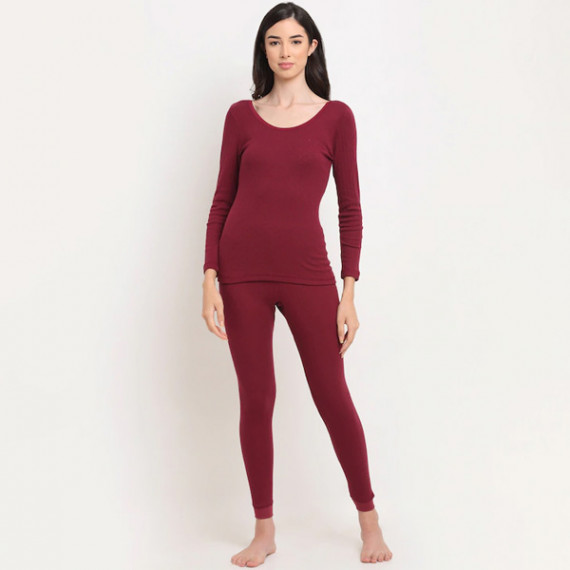https://fabrora.in/products/women-maroon-striped-thermal-top